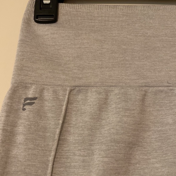Fabletics Sync high waisted leggings pants Perforated 7/8 Size Small light gray - Picture 2 of 12
